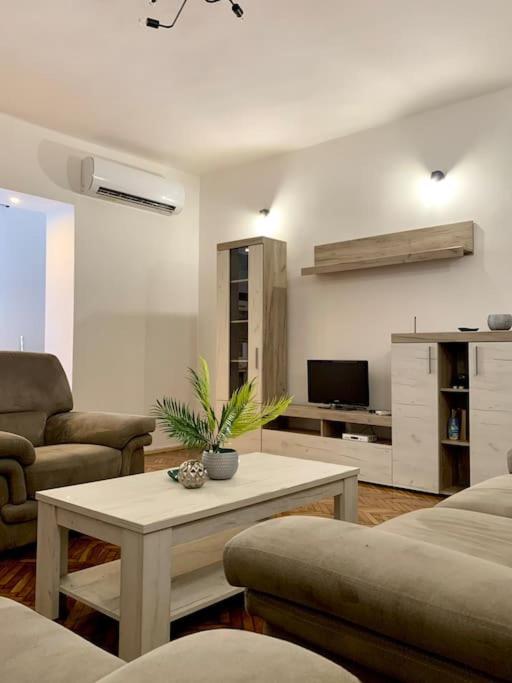 Central City Apartment Szkopje Kültér fotó